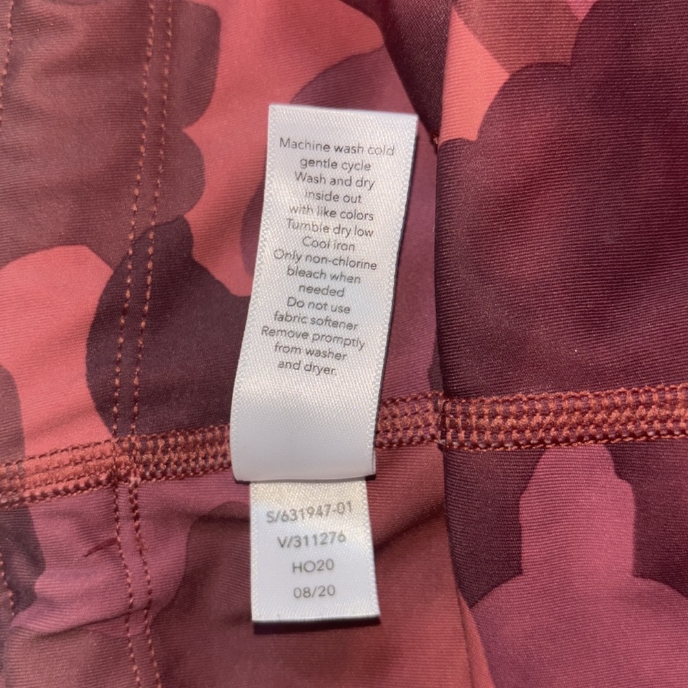 Athleta Ultimate Stash Pink Camo Printed 7/8 Tight, Size S - Picture 14 of 16